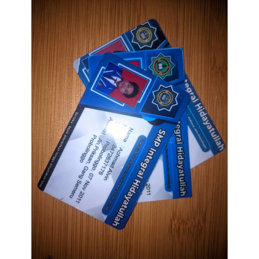 

Cetak Id Card Bahan PVC, Kartu Pelajar pakai foto & barcode, desain custom
