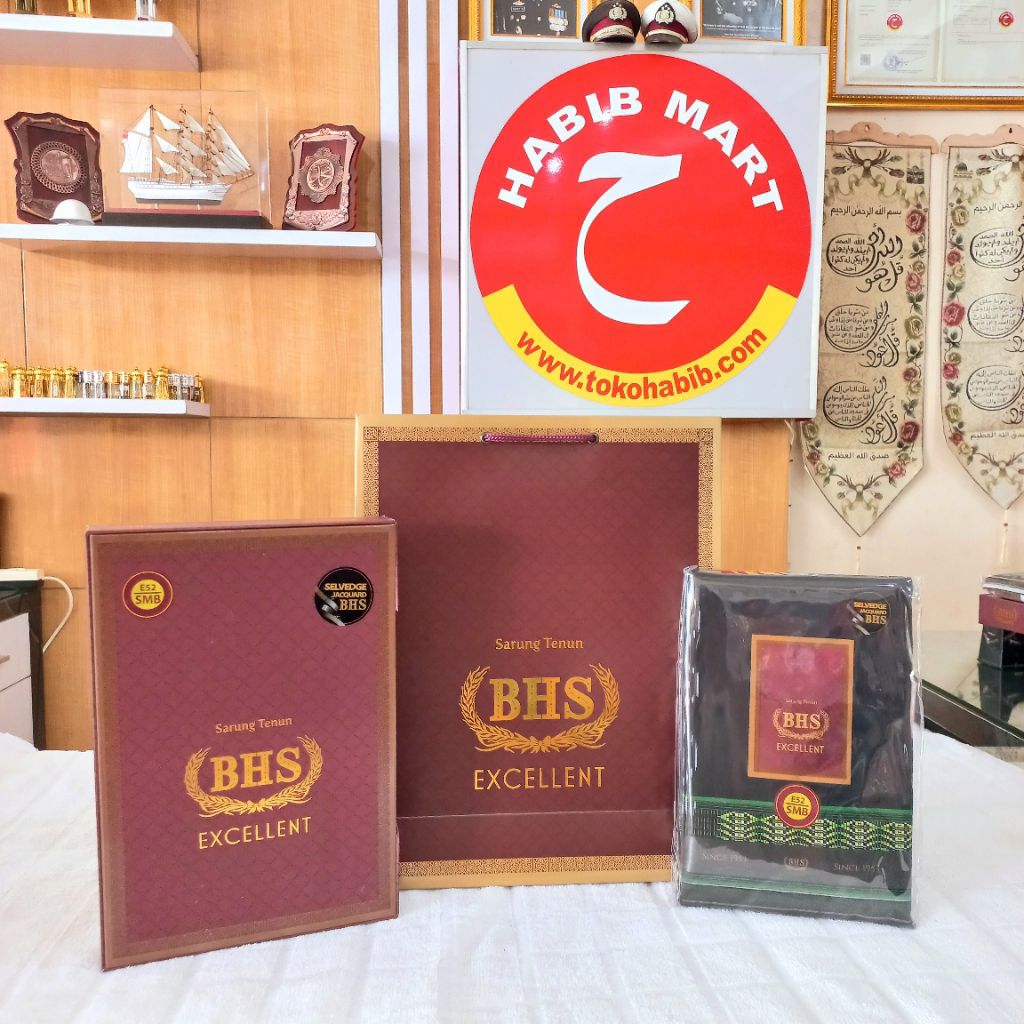 Sarung BHS Excellent ES2 5MB Motif Hitam Hijau Emas - Sarung Tenun Pria Eksklusif Original