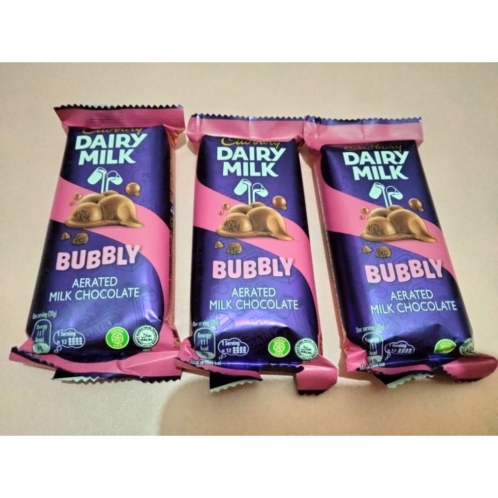 

Cadbury Dairy Milk Bubbly 46g – Cokelat Susu Lembut & Berongga dari India