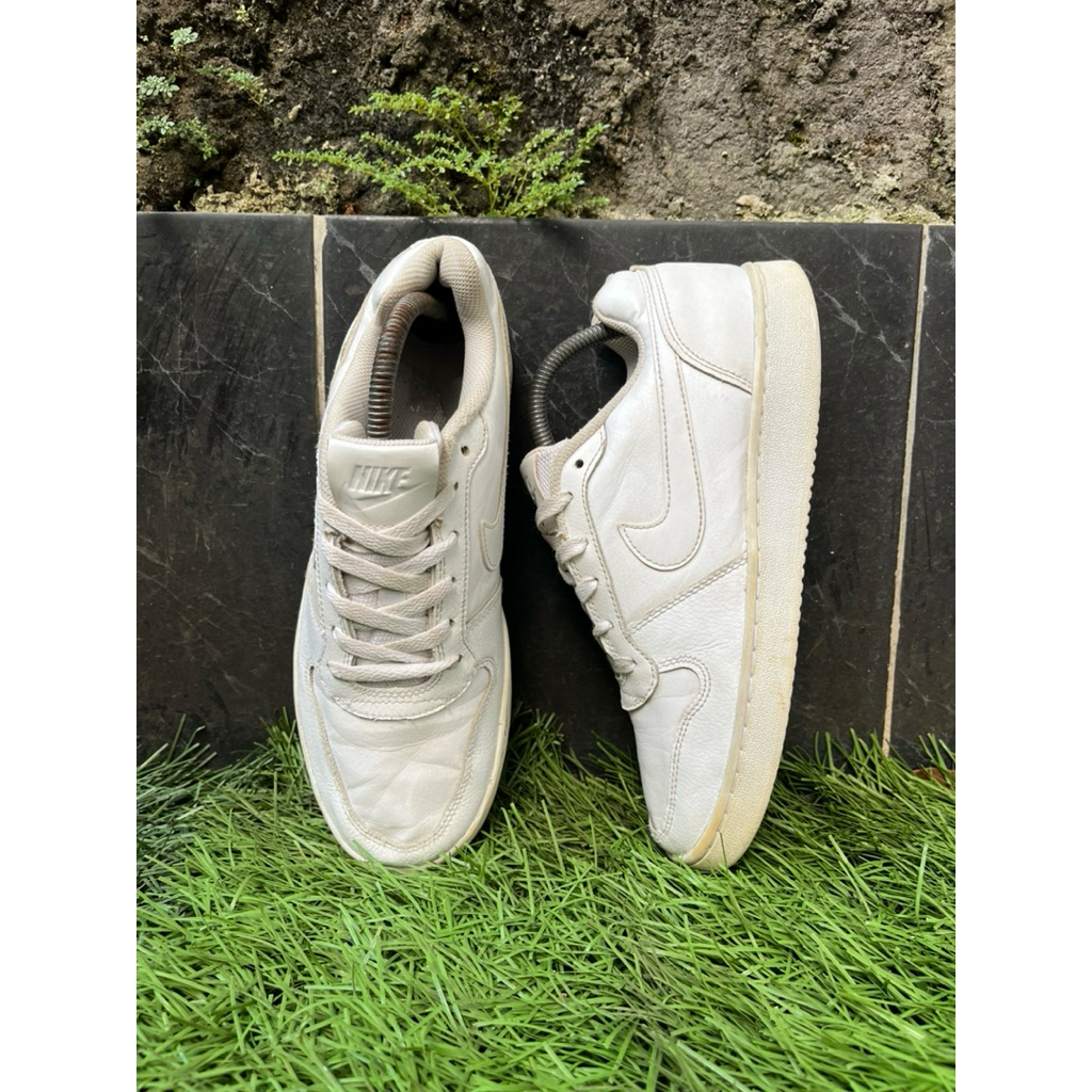 Sepatu casual nike ebernon white second - size 40,5