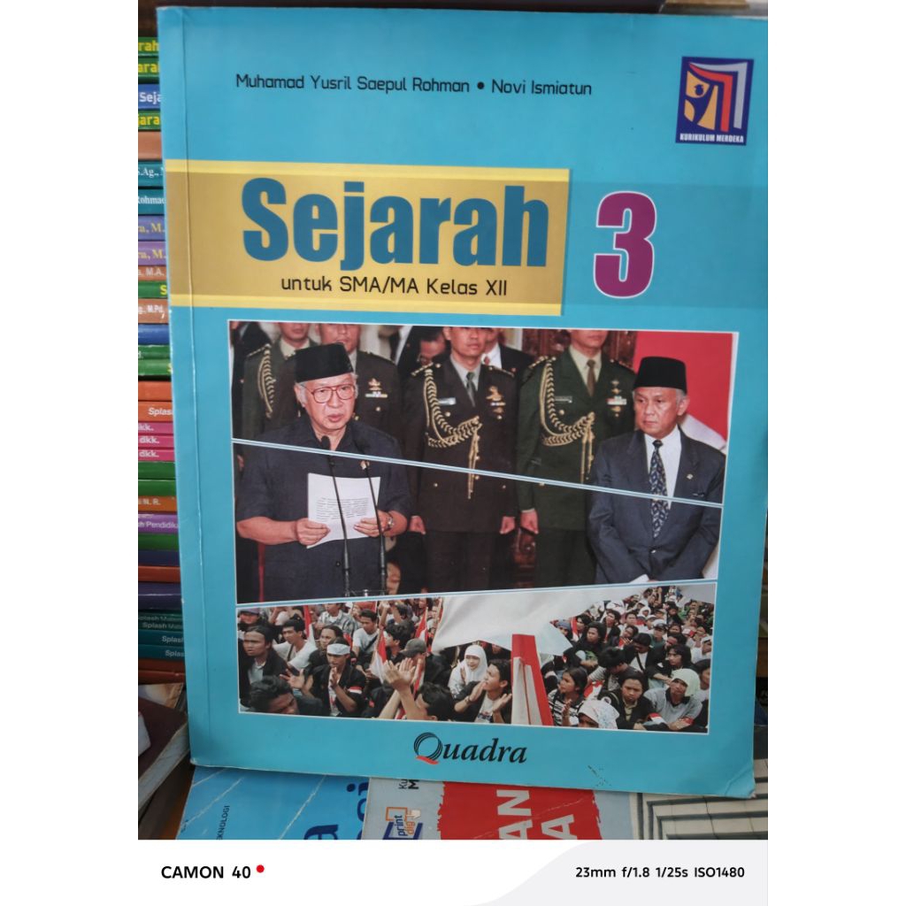 buku pelajaran sejarah kls 3 sma