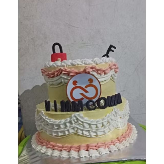 

KUE ULANG TAHUN 2 TIERS BAWAH DUMMY