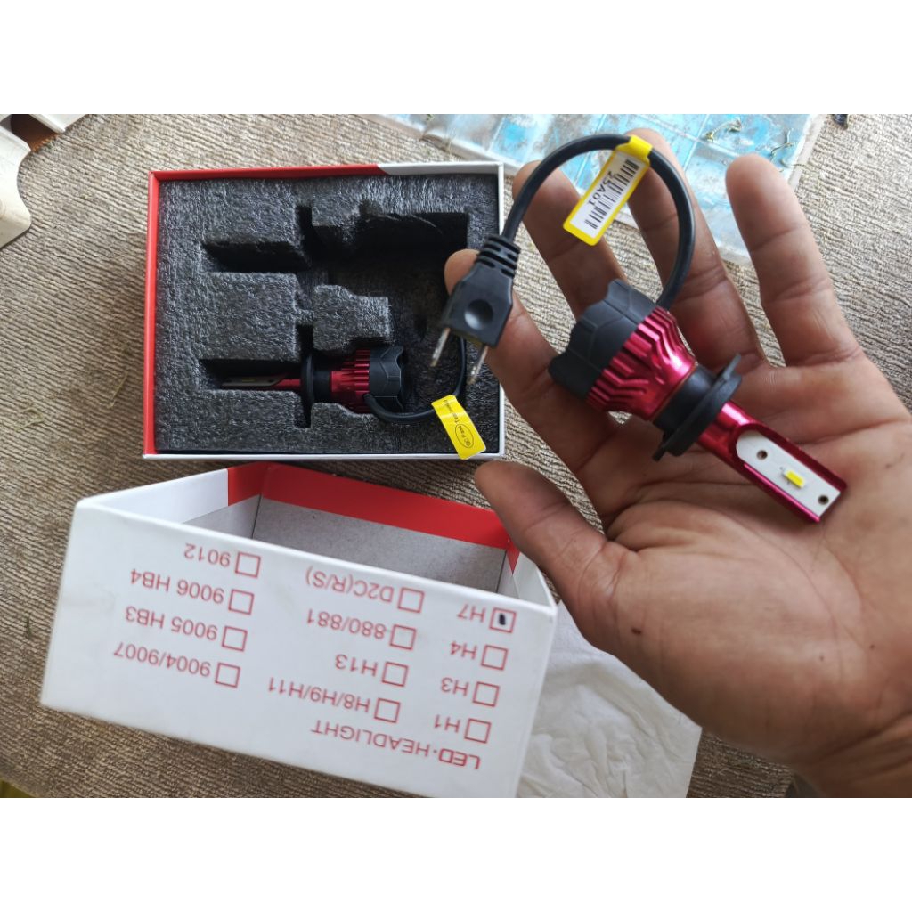 Lampu mobil H7 utama