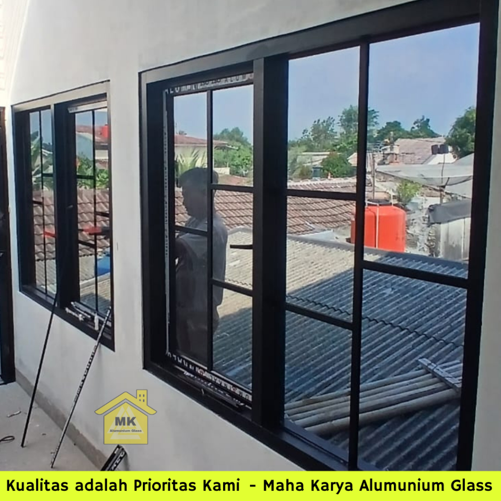 Jendela Alumunium Ornamen YKK Warna Hitam Custom Murah Berkualitas