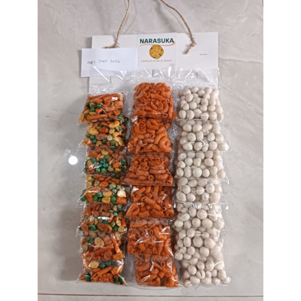 

Cemilan Kacang dan makaroni