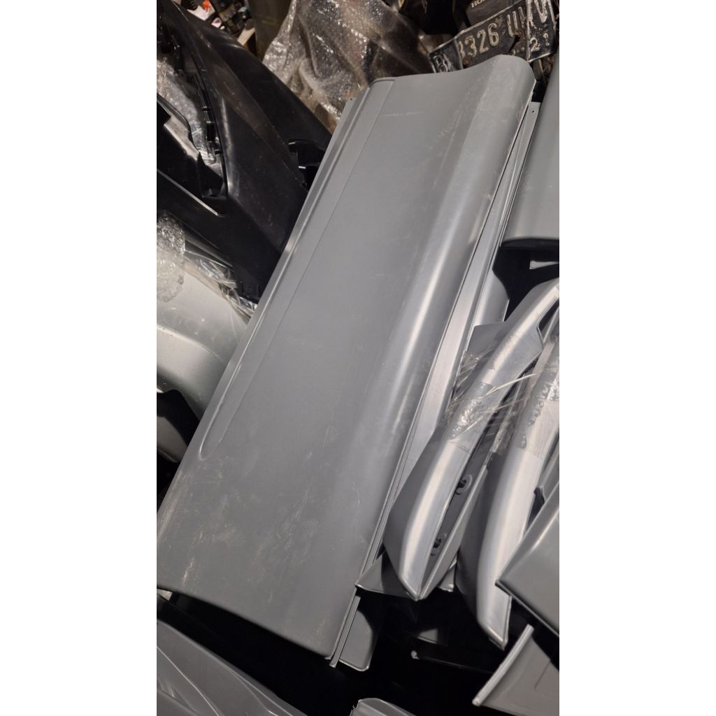 Moulding Luxio Pintu Kiri belakang