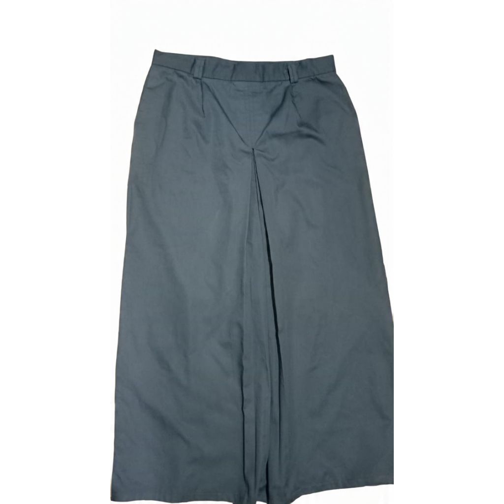 Seragam sekolah PRELOVE