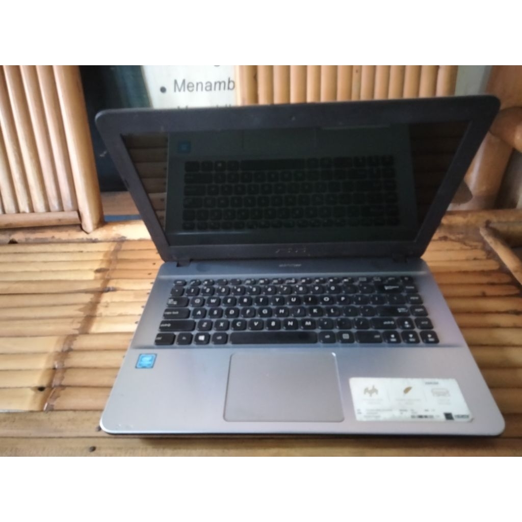 Asus vivobook X441M/intel N4020/RAM4GB DDR4/ssd256gb/14inch siap pake