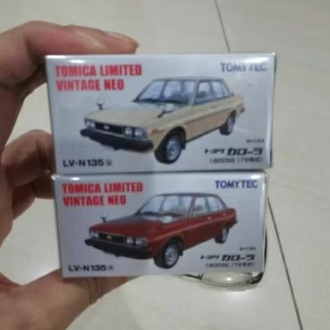 tomica limited vintage Neo Toyota Corolla DX 1800 SE 4 door lv-n 135 a b langka