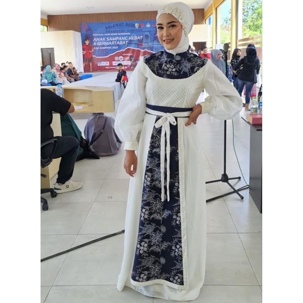 dress pesta x model