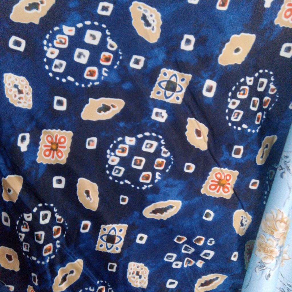 Bahan Wollycrepe Premium – Motif Batik Abstrak Navy | Kain Jahit Baju Gamis (Harga Kain Per½ Meter)