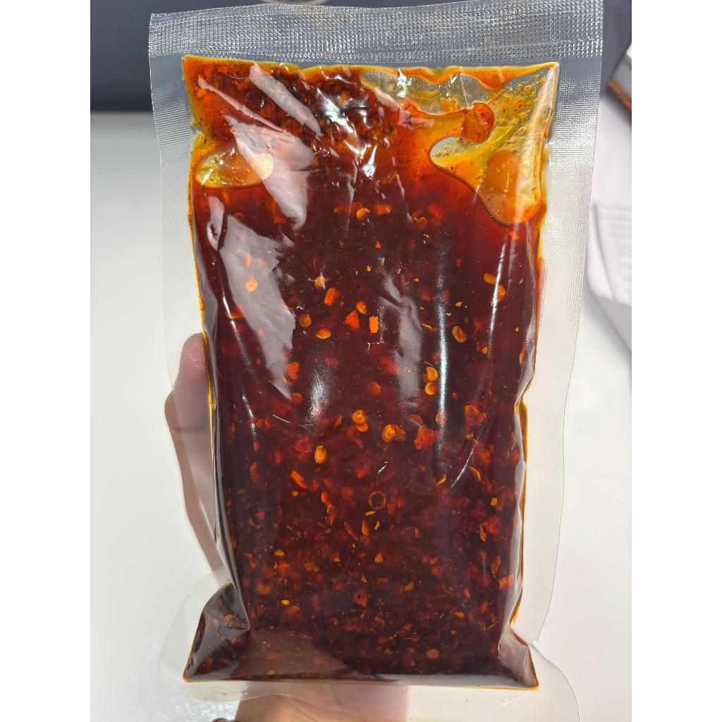 

Chili Oil khas ChillssBite Kemasan 250 gram gurih, pedas, dan lebih terasa nikmatnya