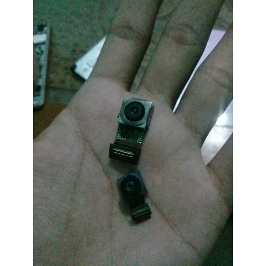 kamera belakang sharp r3