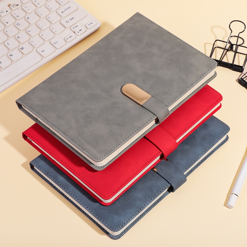 

Buku catatan kulit tahan air A5 baru, sampul kulit imitasi, desain gesper magnetis. Cocok untuk berbagai ruang kantor dan ruang belajar. Pengiriman langsung