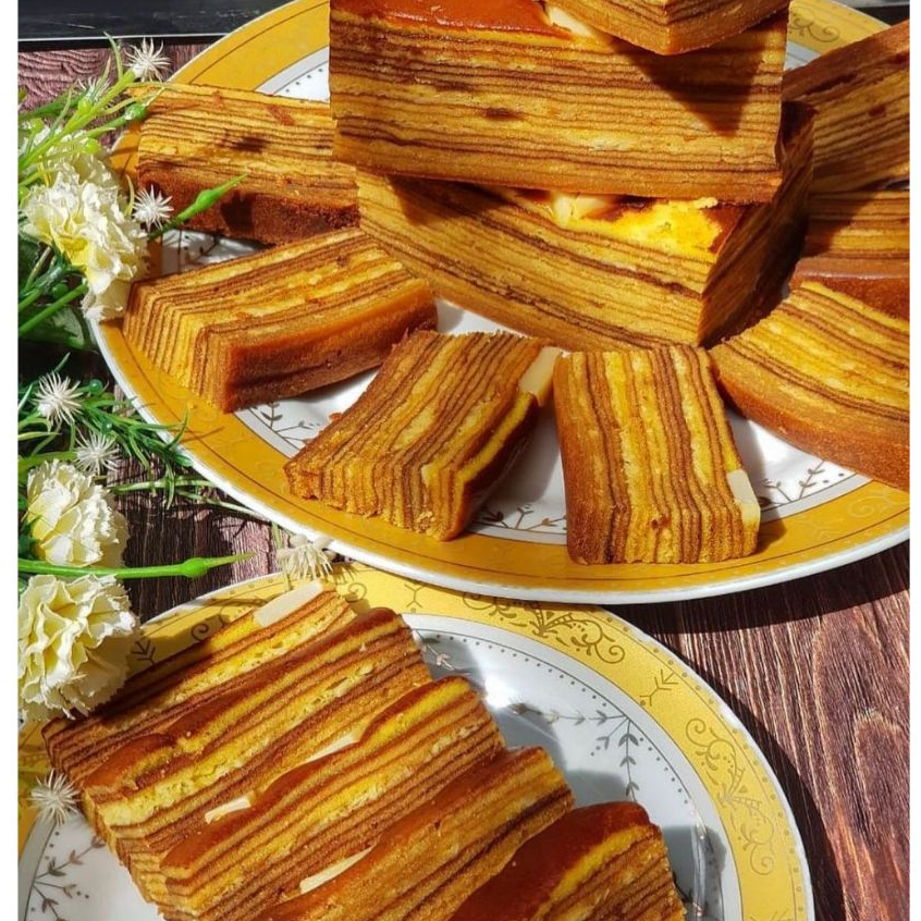 

Pinggiran Lapis Legit Spesial Potongan Lapis Legit Premium Enak Murah