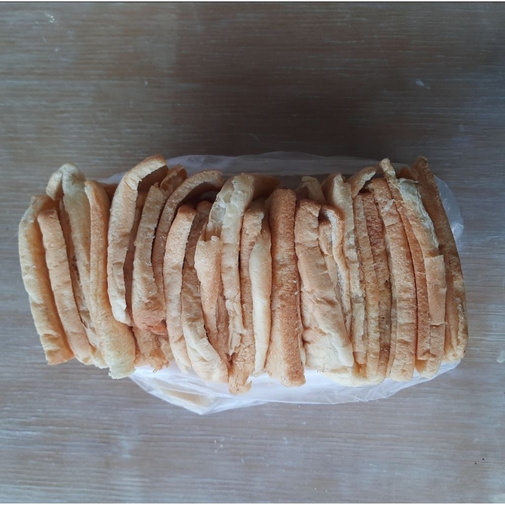 

1KG KULIT ROTI/ TRIMING ROTI TAWAR 1 KG. FRESH FROM OVEN