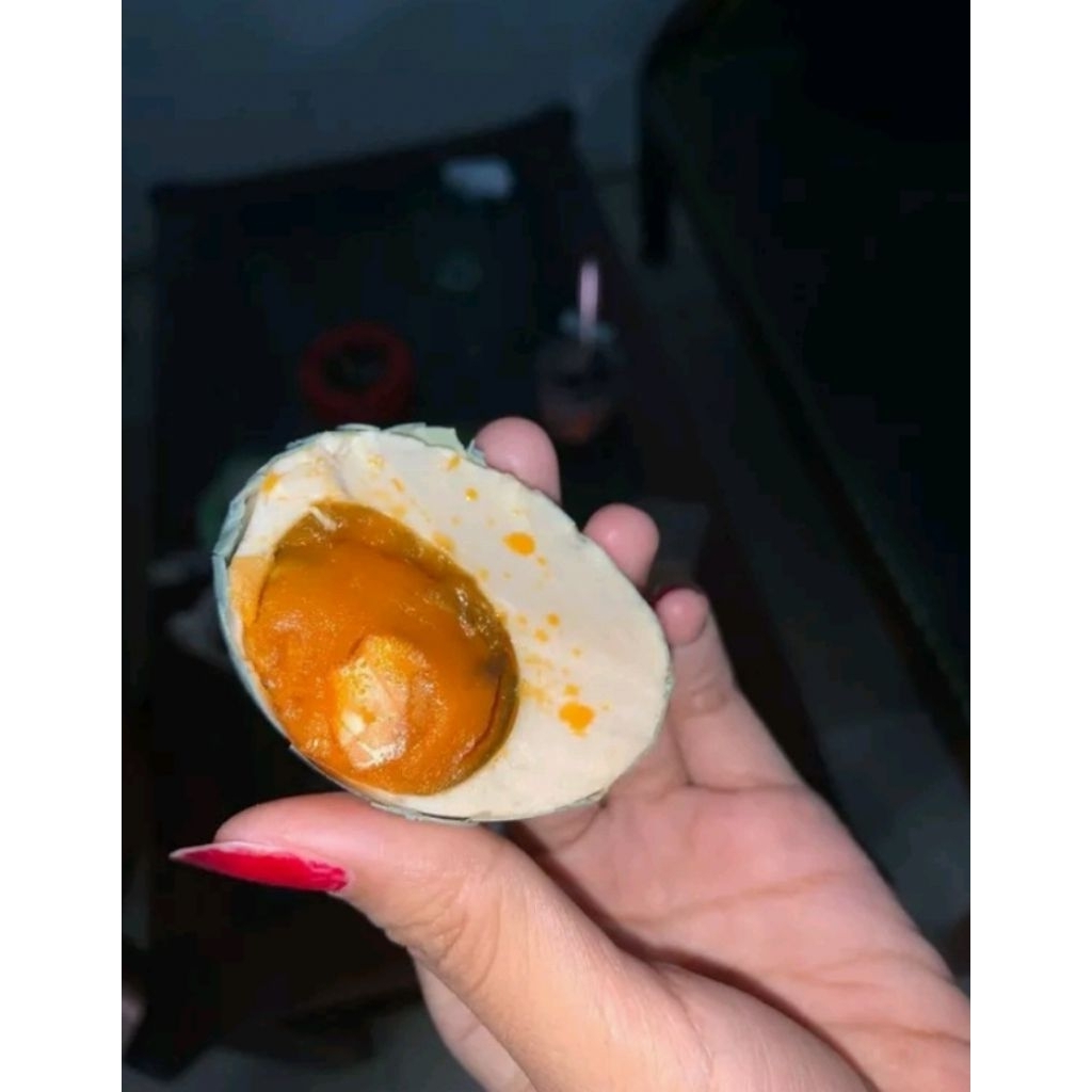 

Telur Asin Brebes Gurih Telur Bebek Berkwalitas