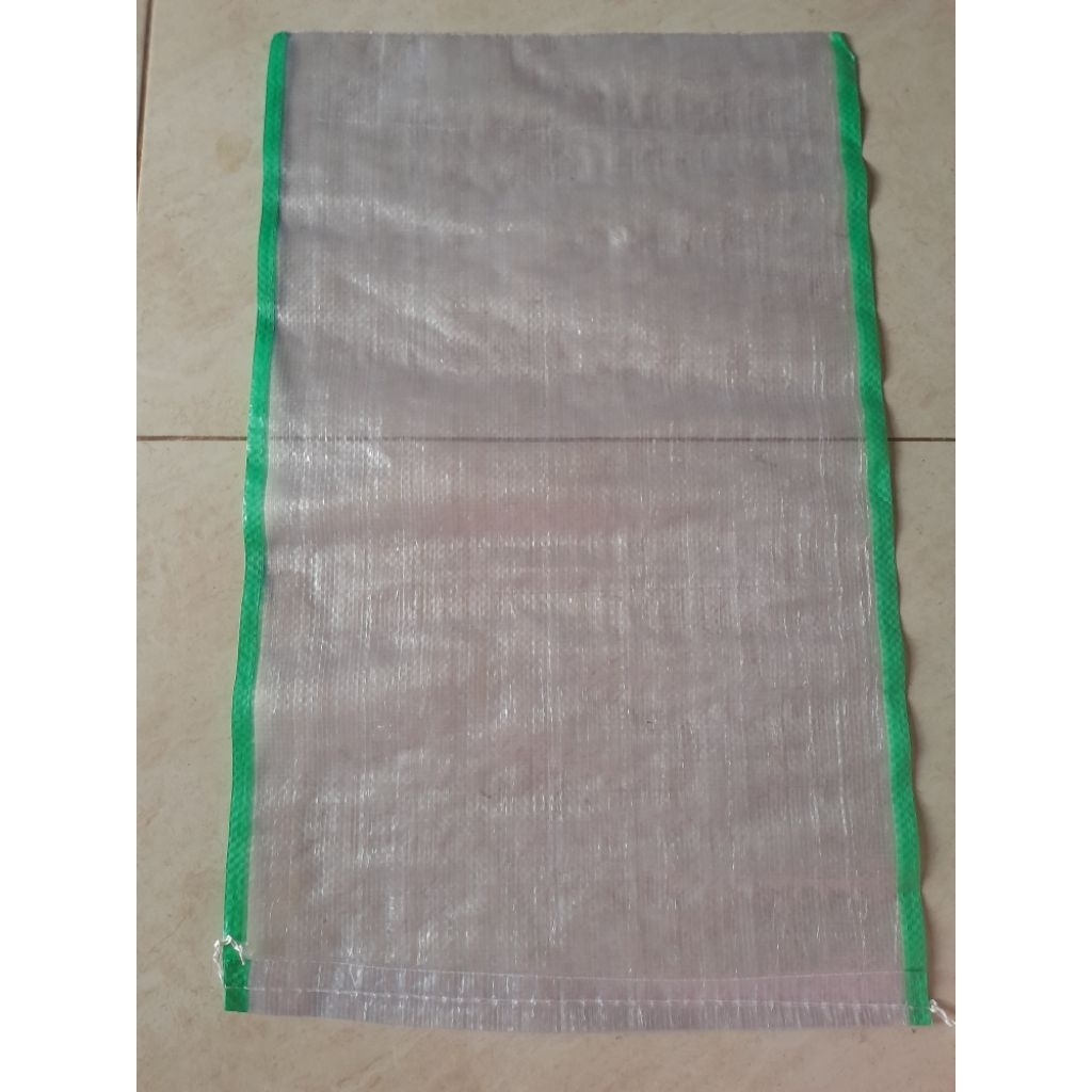 

Karung Beras 5 Kg Transfaran Strip Hijau Isi 5 lembar