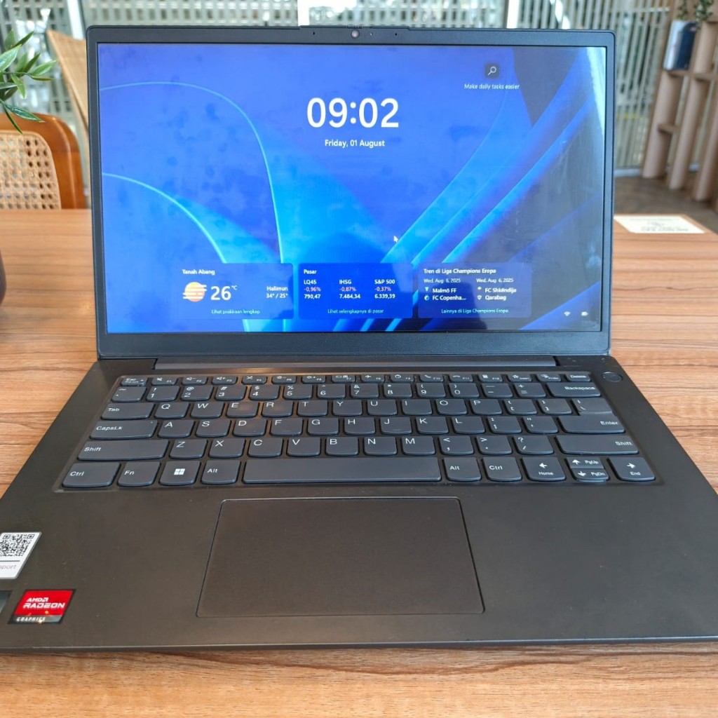 LAPTOP LENOVO V14 2022 14 AMD Ryzen 5 - 8GB RAM - 512GB SSD