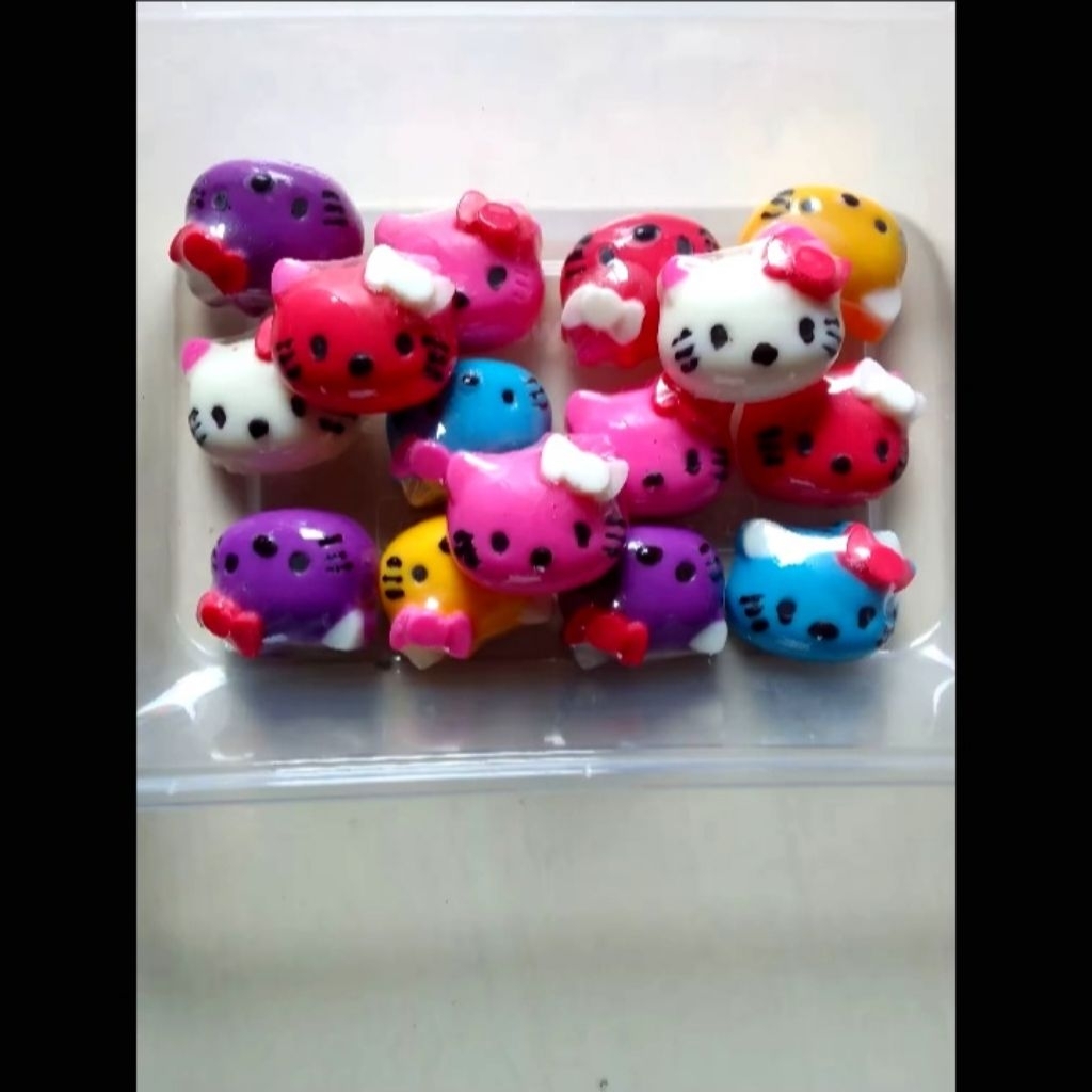 

coklat karakter hello kitty isi 25 pcs/box