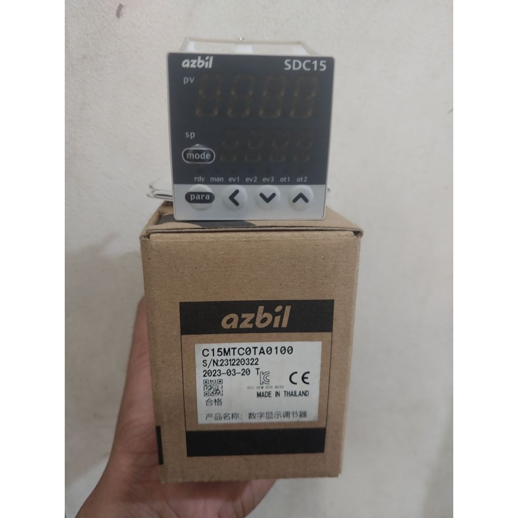 AZBIL SDC15  TEMPERATURE CONTROLLER C15MTCOTA0100