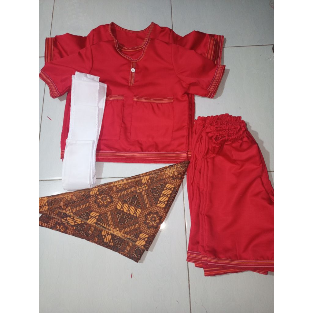 Set Baju Polos Laki-Laki Bis Tenun Toraja