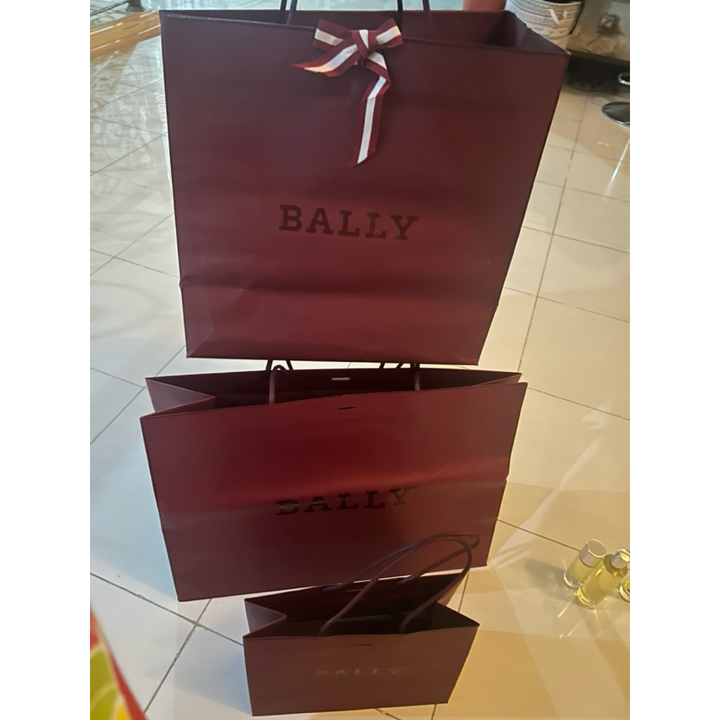 

paperbag Bally