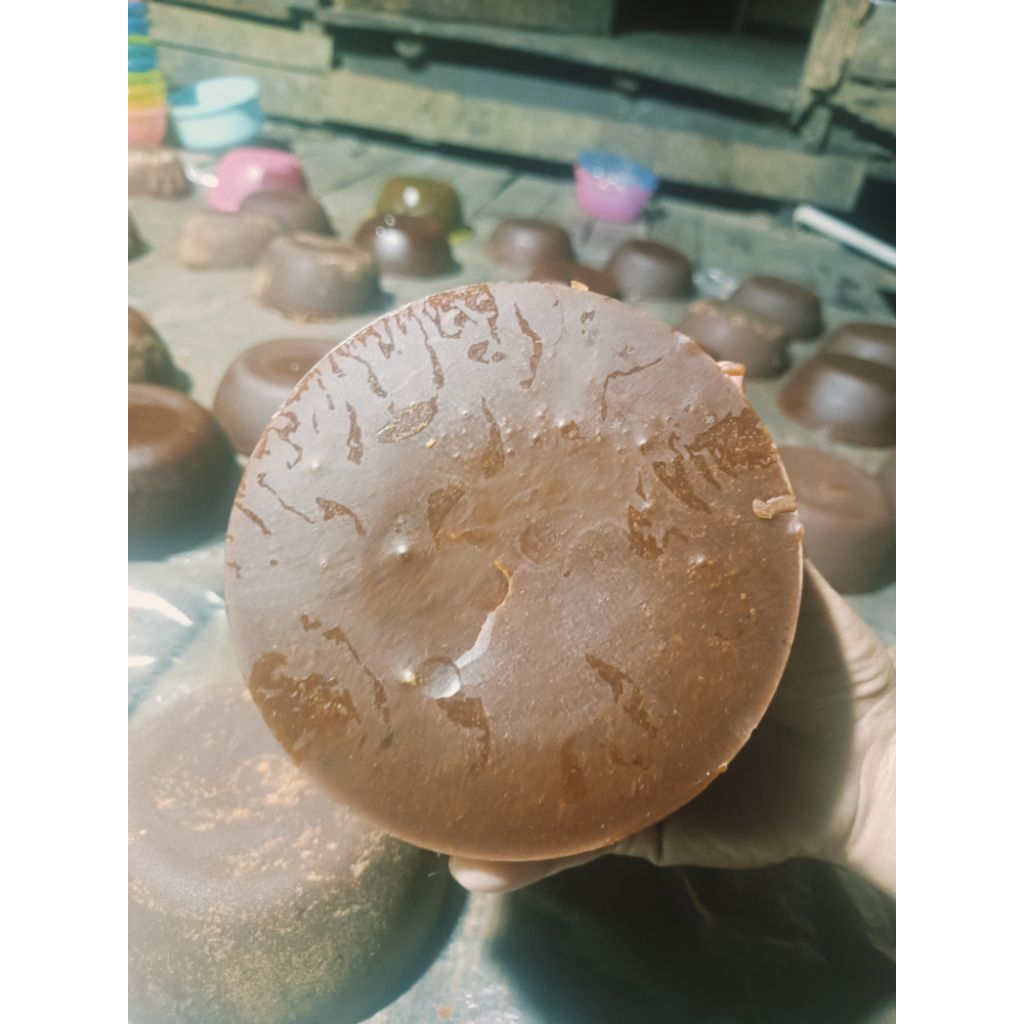 

Gula merah/gula aren .asli banyu lahang Kandangan kemasan 500gram