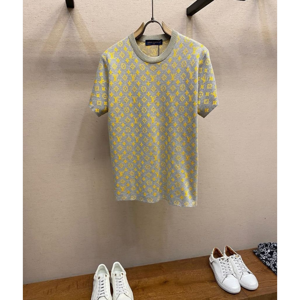 Baju Kaos T shirt Knit Pria LV