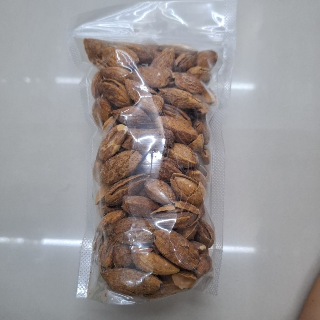 

Kacang Almond Clip Tanggung