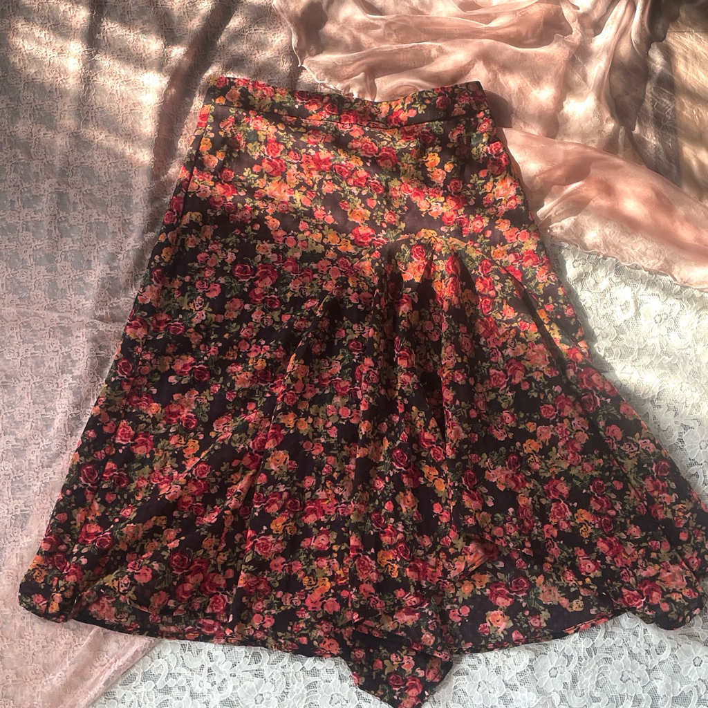 rok floral asimetris