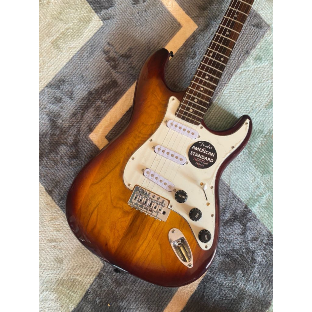 Gitar Fender Stratocaster Sunbrust custom