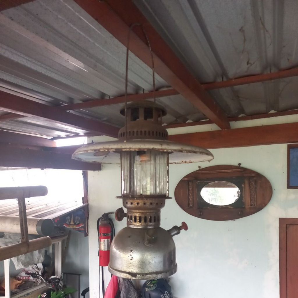 lampu minyak lawas petromak strongking