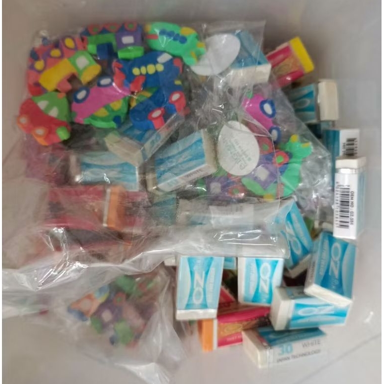 

Penghapus pensil satu kotak isi 97pcs ambil semua