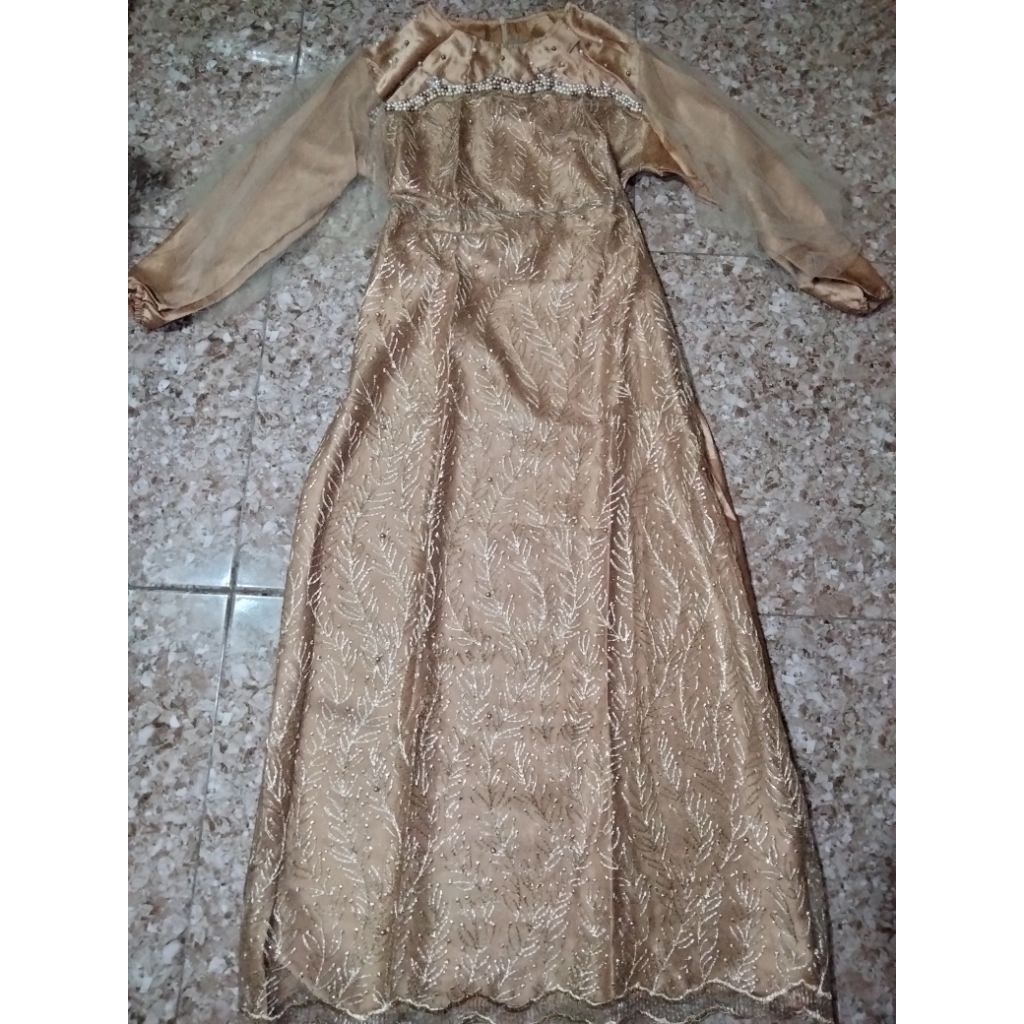 dress brukat mocca