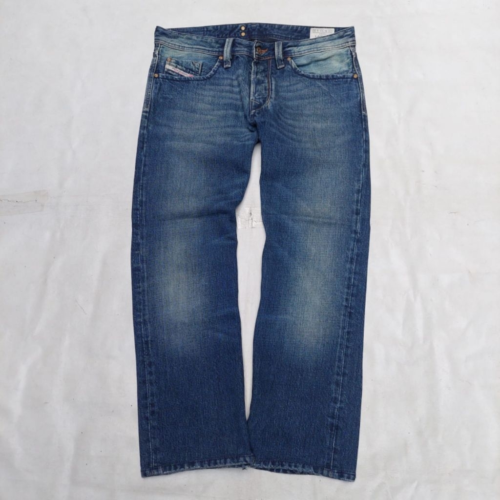 Celana jeans pria, Diesel. Larkee