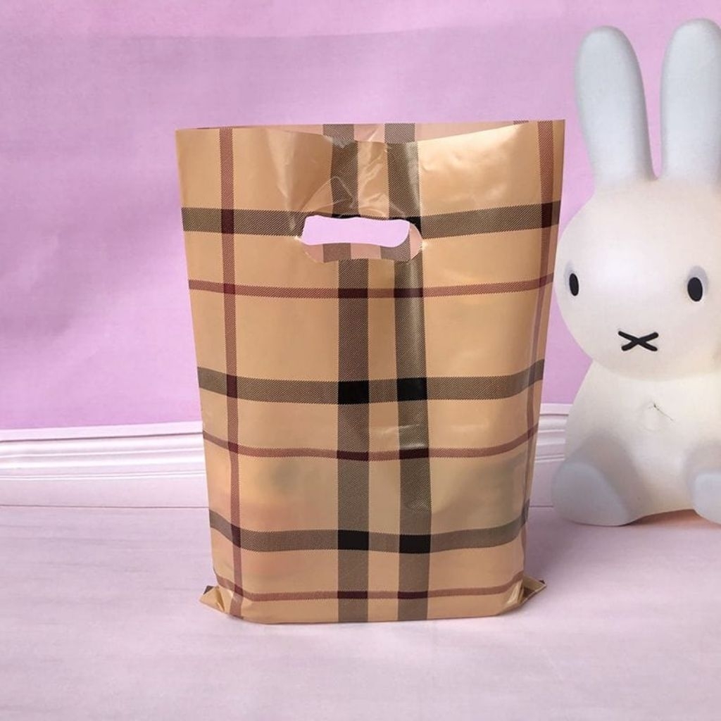 

kantong plastik oval / kantong fashion kado premium 25x35