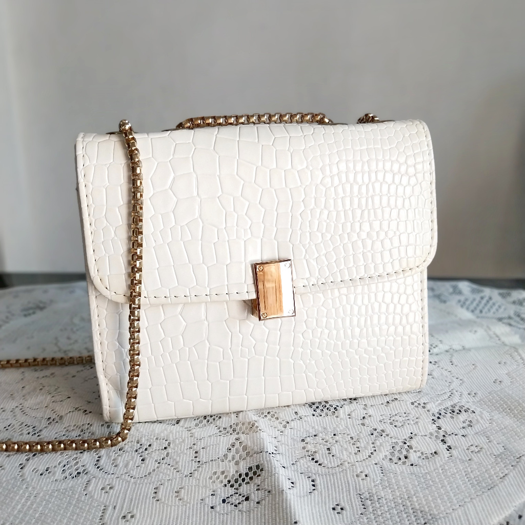 PRELOVED CEKA Shopie Clara Bag Croco - Tas Selempang Putih Croco Tali Rantai Gold Kasual Kondangan P