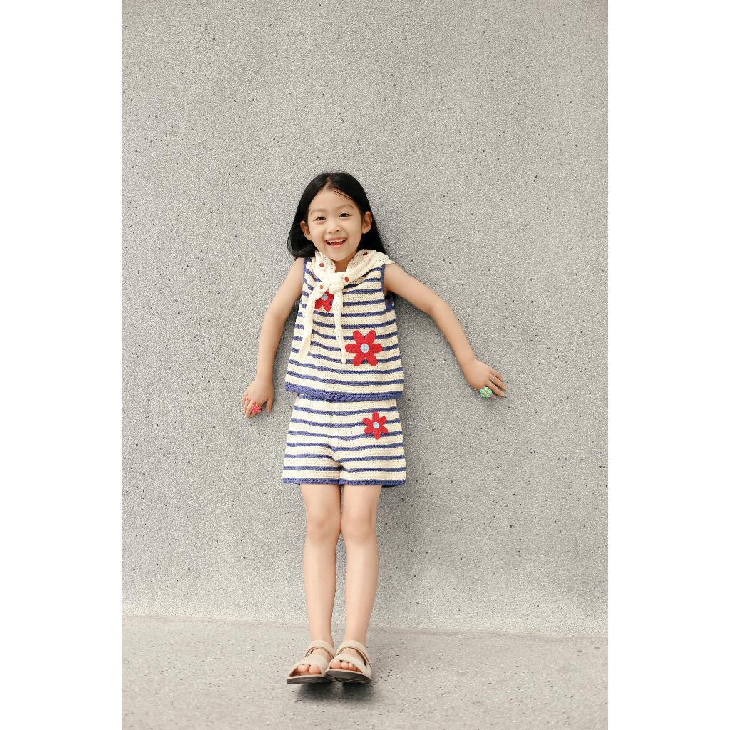 ZARA TOP RAJUTAN GARIS BUNGA Top rajutan dengan kerah bundar dan kerung lengan