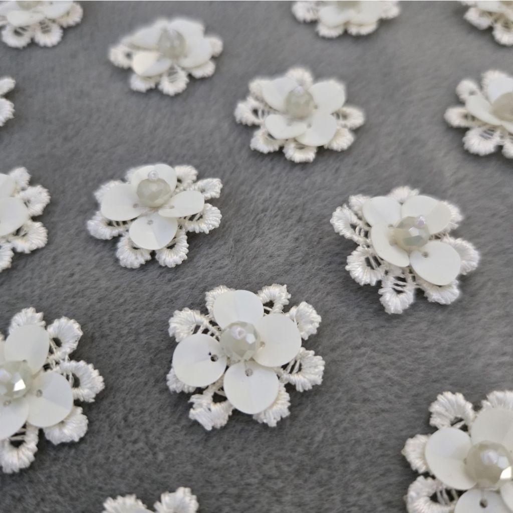 PAYET TABUR KEBAYA PUTIH BUNGA RANGKAI 3D WHITE151