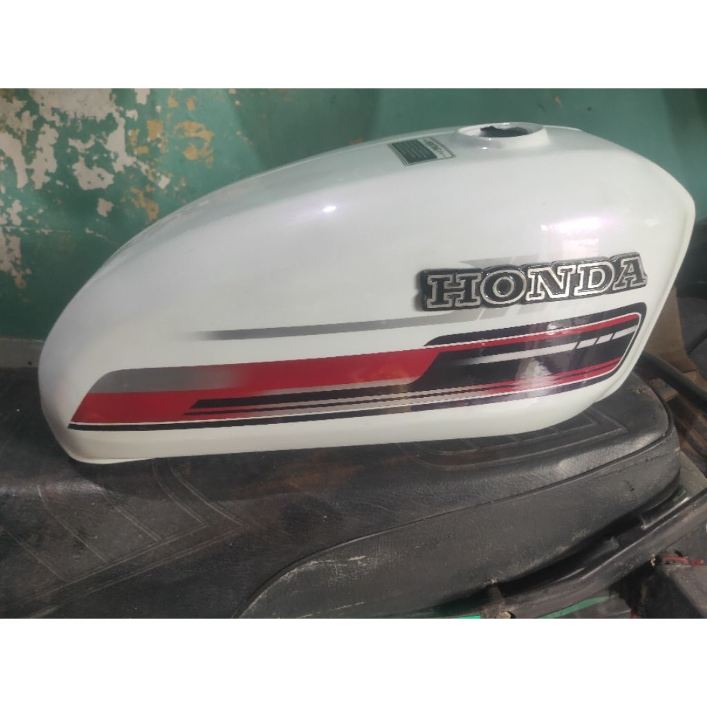 Tangki Cb 125 cat model original tengki cb Glatik galvanis semi pres cat model original Putih Lembay