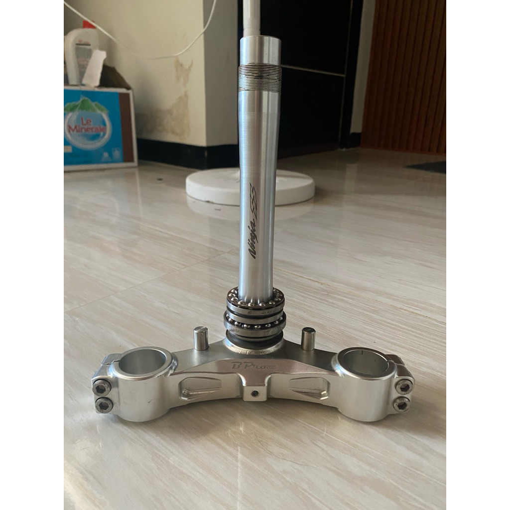 TripleClamp / Segitga bawah ninja R/SS Bpro second like new