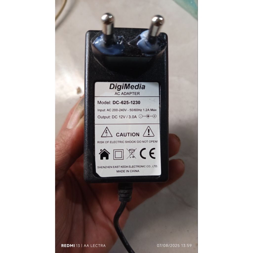 adaptor charger 12 volt 3 ampere