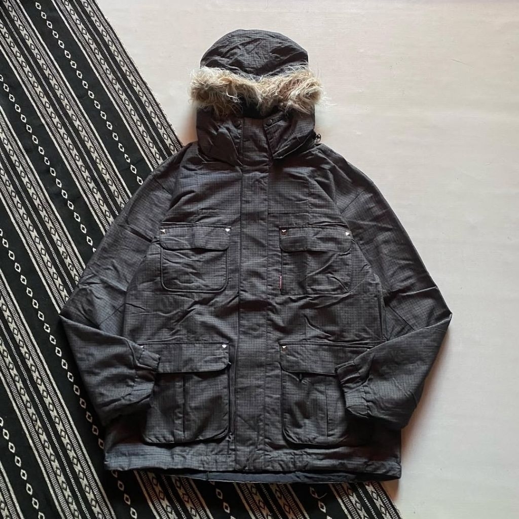 Preloved Bakulan Secondbrand Jaket Snowboard KissMark