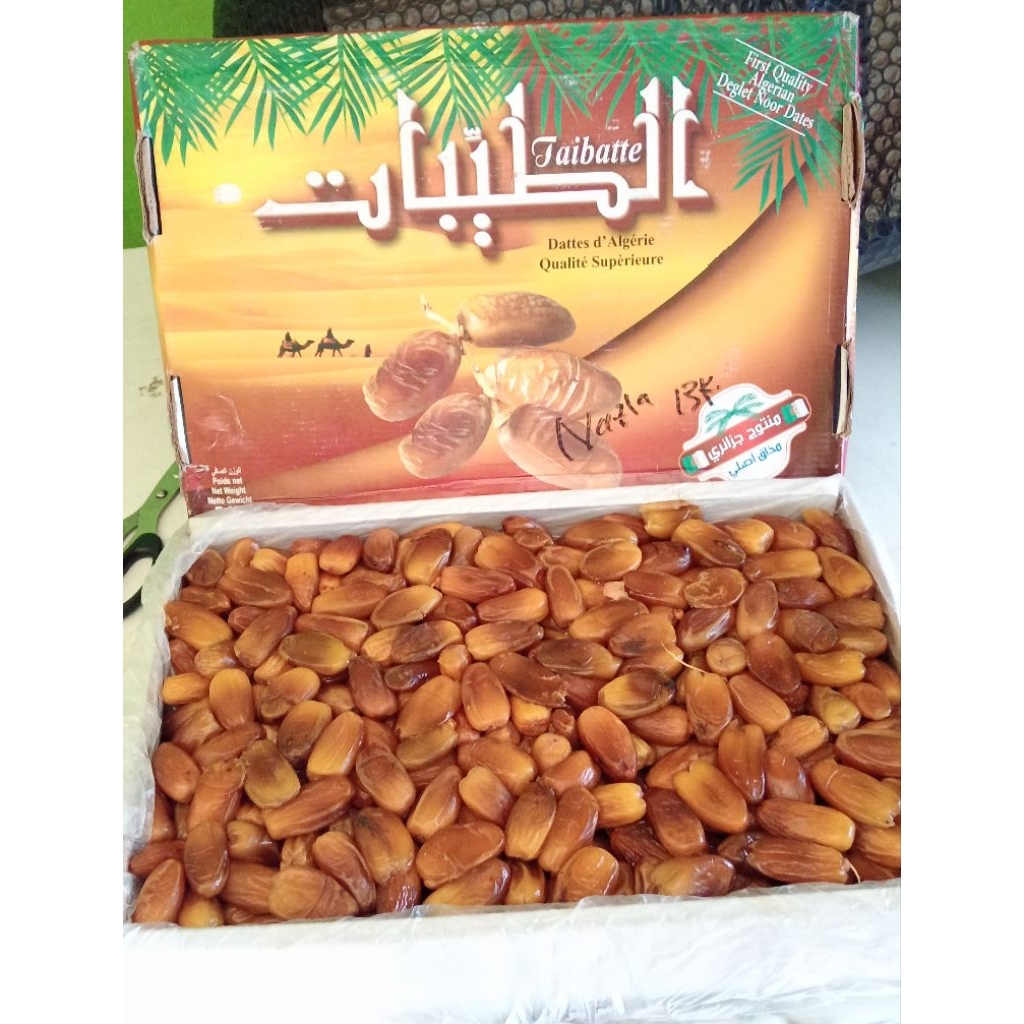 

Kurma Tunis Madu 5kg / Madu Taibatte / Oleh oleh haji umroh