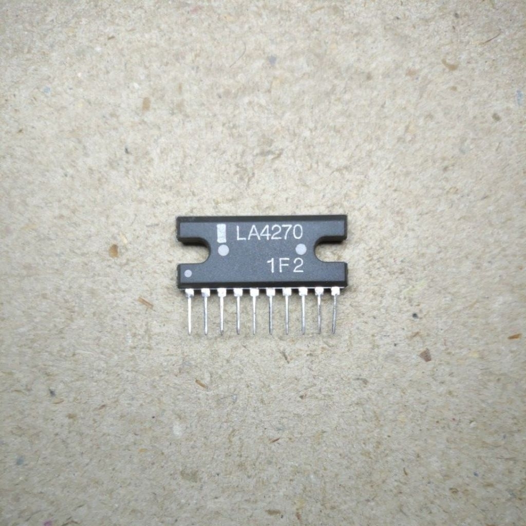 IC LA 4270