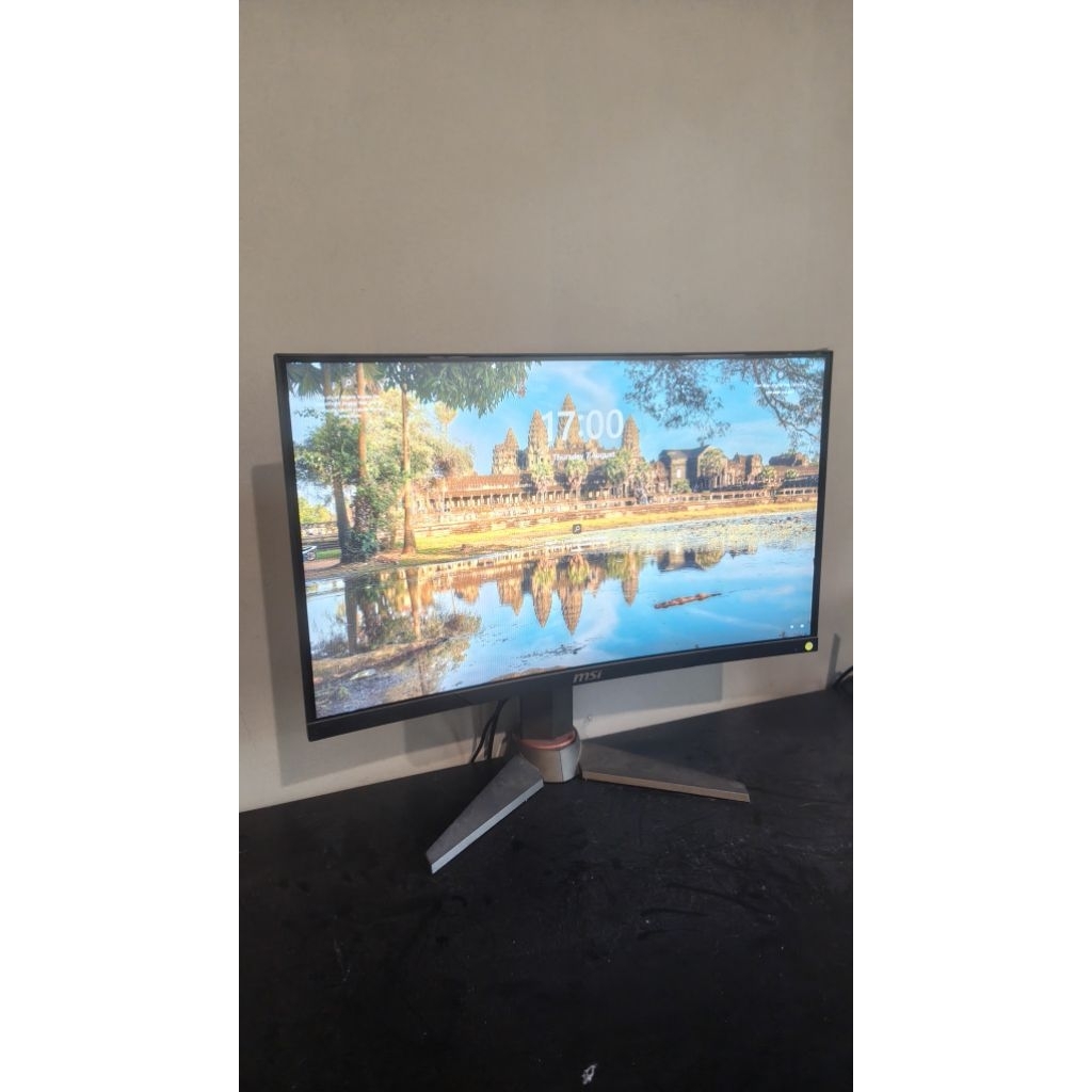 Monitor MSI Optix MAG24C 24" Curved - Bekas