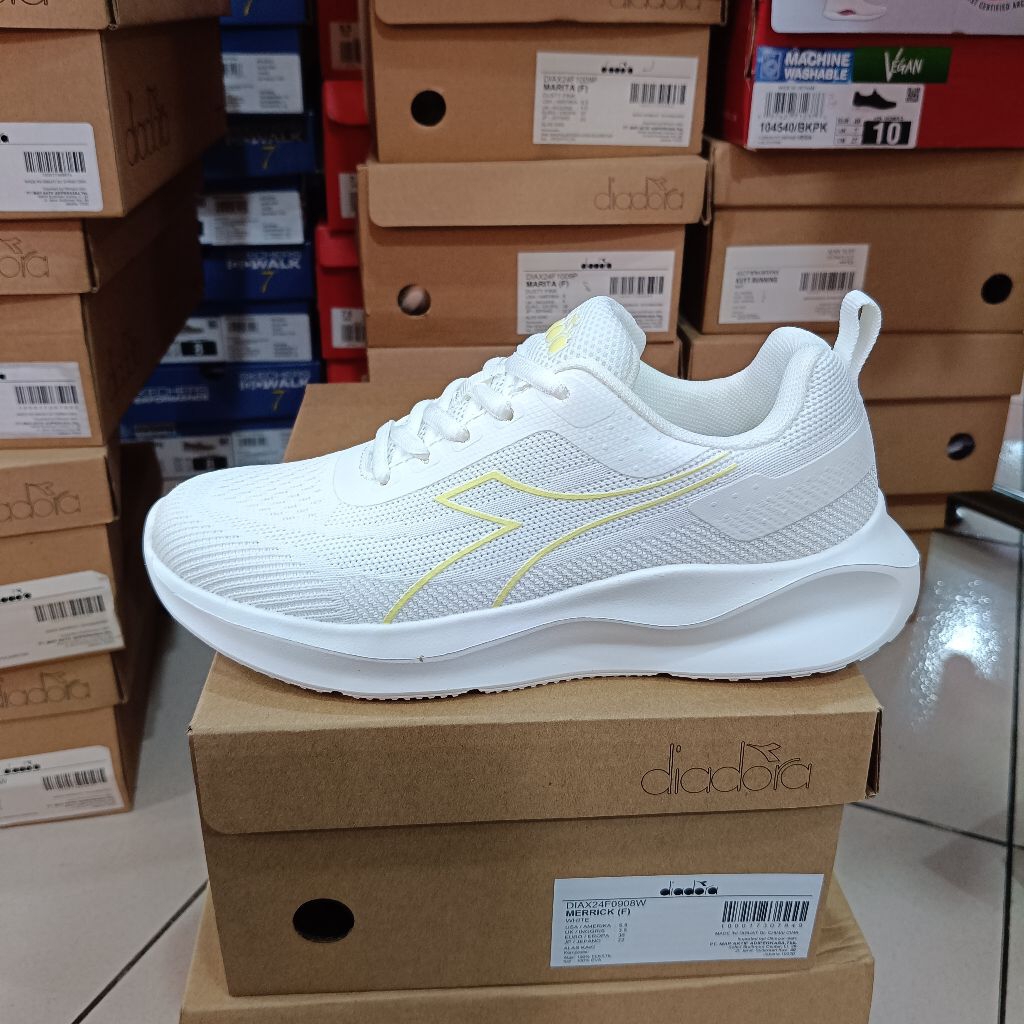 SALEE DIADORA MERRICK WHITE