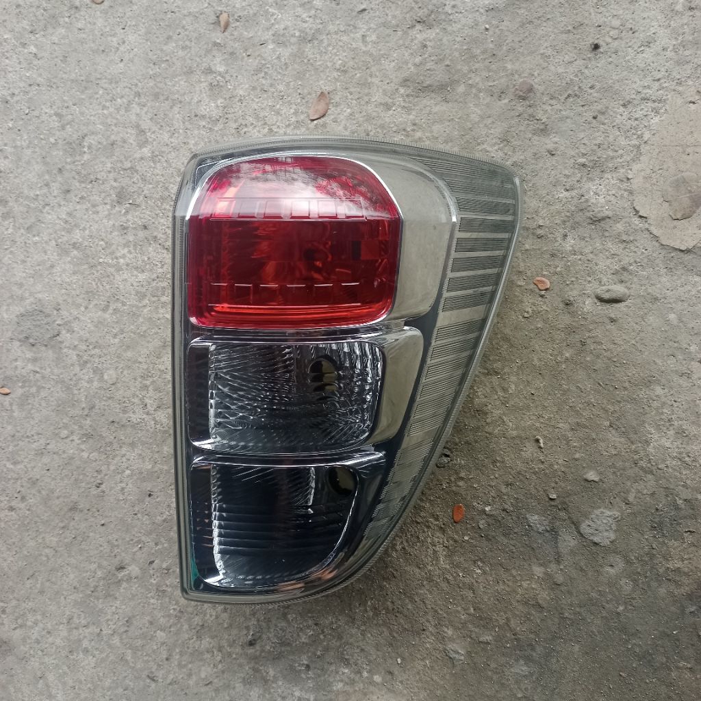 stoplamp Toyota Rush Terios 2010 kanan