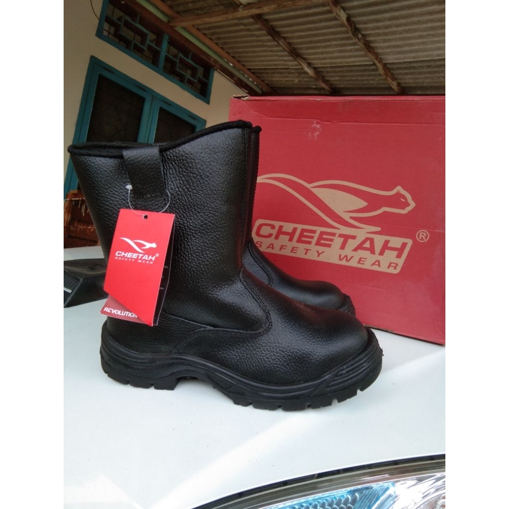 Sepatu safety Chetah Black